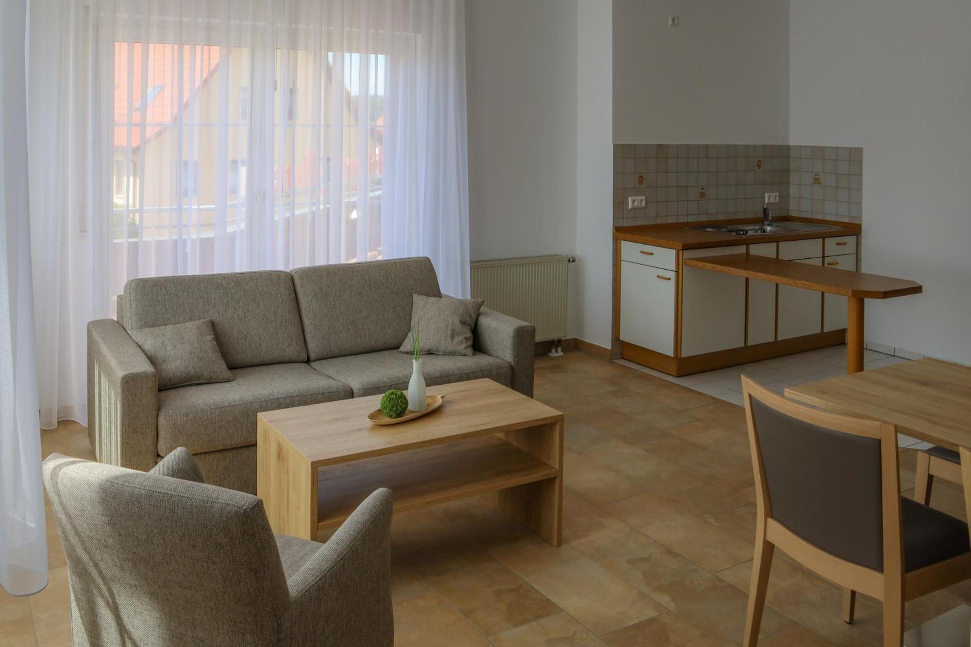 Hotel Adler Nattheim Экстерьер фото