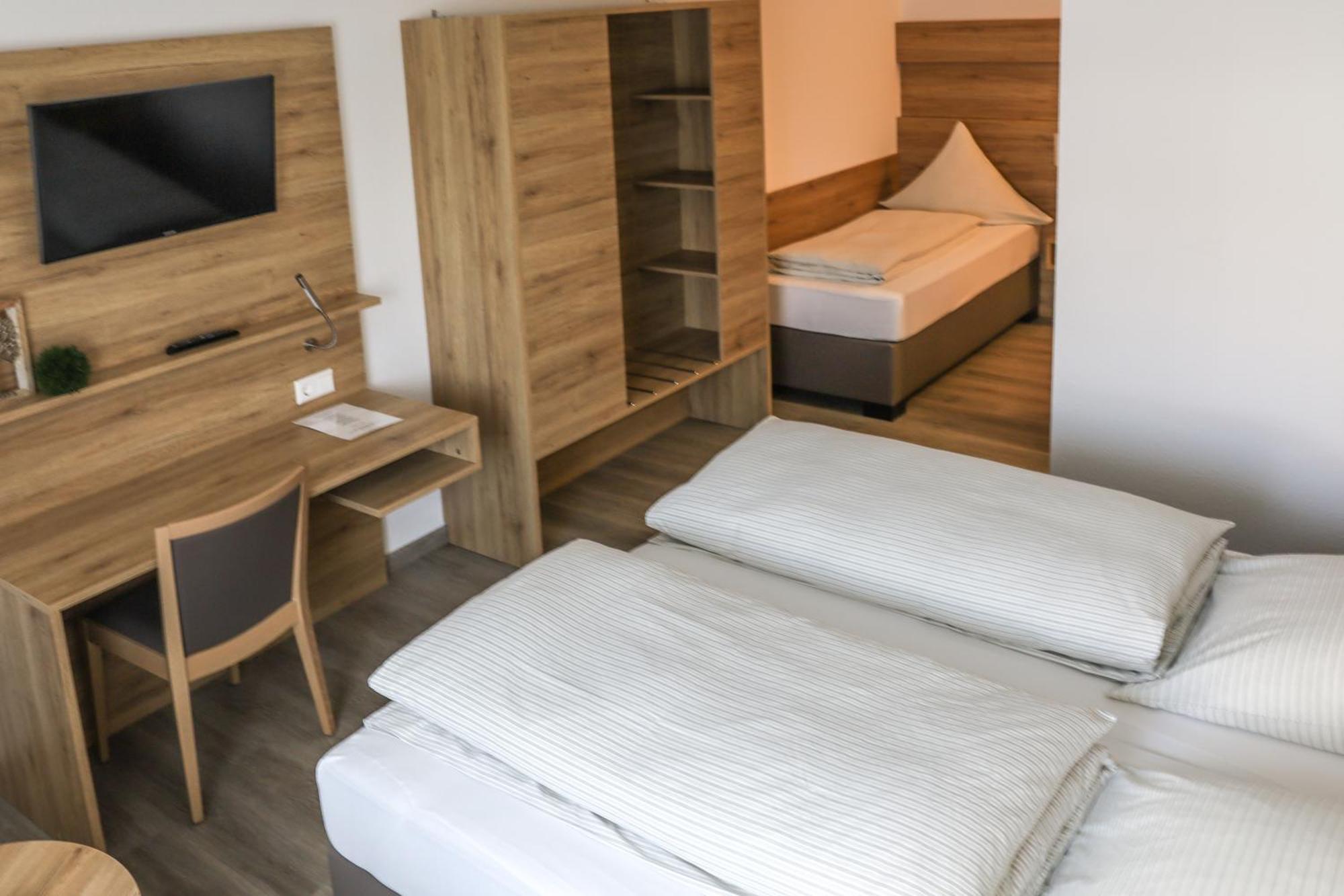 Hotel Adler Nattheim Экстерьер фото